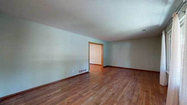 Foto del edificio - 316 Flagstone Dr