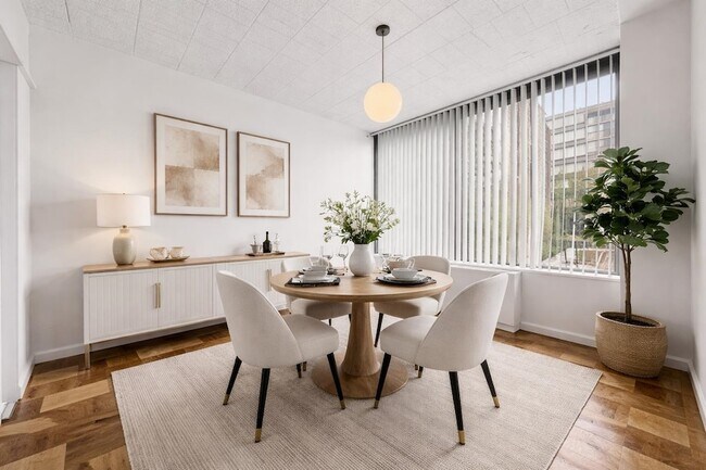 Foto del edificio - 9060 Palisade Ave
