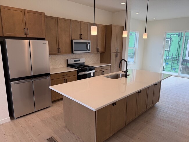 Building Photo - 4050 Ascend Grv