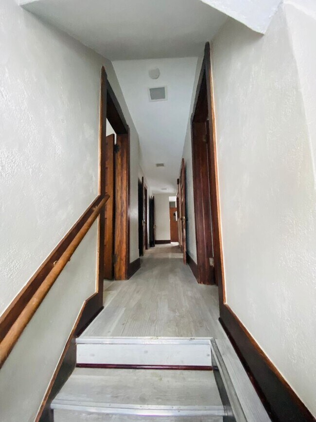 Building Photo - Zen House