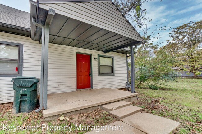 Building Photo - 609 S Maryland Ave