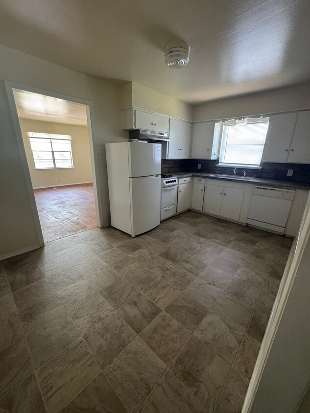 Kitchen - 1108 Neff St