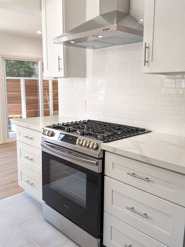 Building Photo - 853 16th St