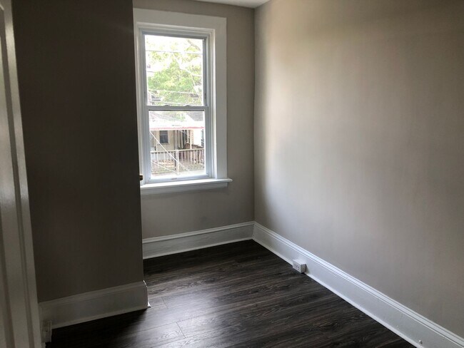 Foto del edificio - Recently Renovated 3 Bedroom In Mosher for...