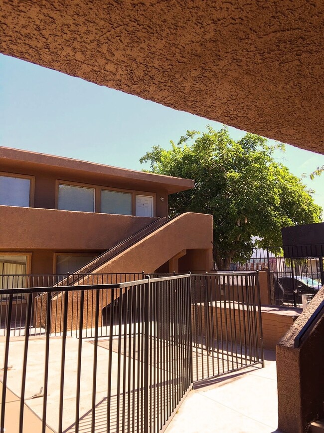 Building Photo - 1708 Fairfield Ave