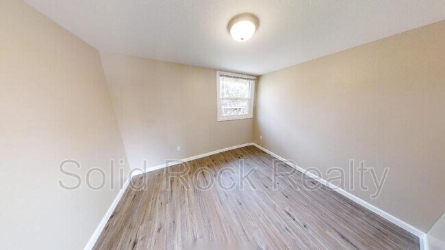Foto del edificio - 2413 E St Vrain St