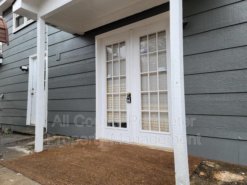 507 W Main St Unit C, Forsyth, GA 31029 Condo for Rent in Forsyth, GA