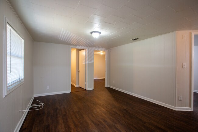 Foto del edificio - 5226 Potomac Ave