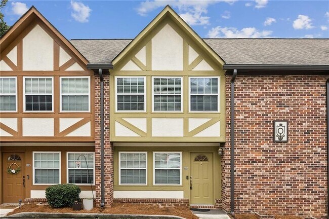 Foto del edificio - 2825 Ne Expressway Unit O2