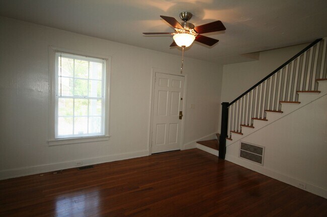 Foto del edificio - Beautiful Walltown Duplex - Near Duke / Broad St / 9th!