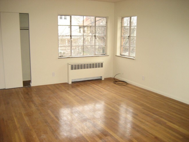Foto del edificio - 3622 Paxton Ave