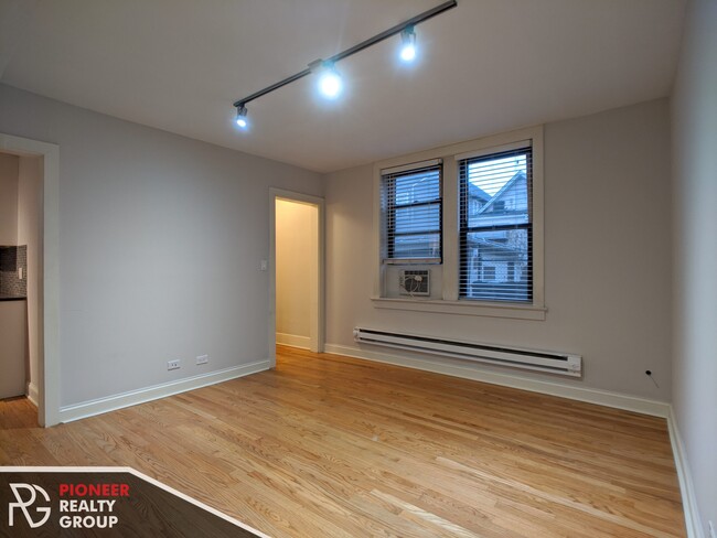 Foto del edificio - 2317 N Rockwell St