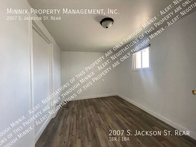 Foto del edificio - 2007 S. Jackson St. Rear