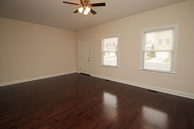 Building Photo - Stunning 3 Bed Rental with Deck & Pond View!