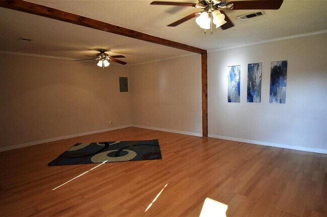 Foto del edificio - 2503 Harrison Ln