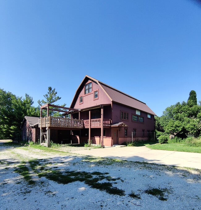 Building Photo - 15226 Creek Rd