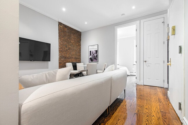 Foto del edificio - 249 E 48th St