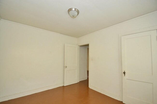 Building Photo - 1521 Estill St