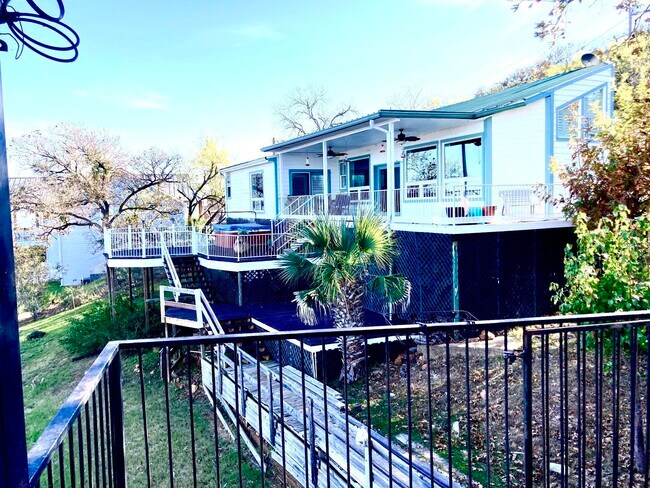 Foto del edificio - 215 Mountain Top