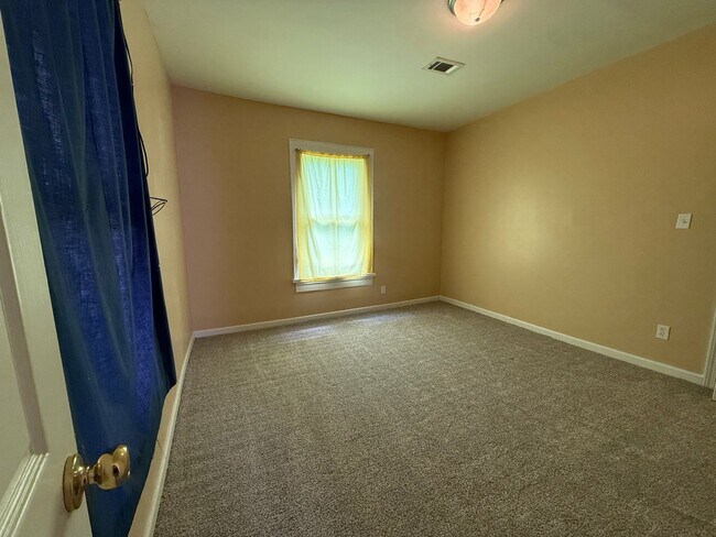 Foto del edificio - 5 Bedrooms, 2 Bathrooms - Home in East Rome!