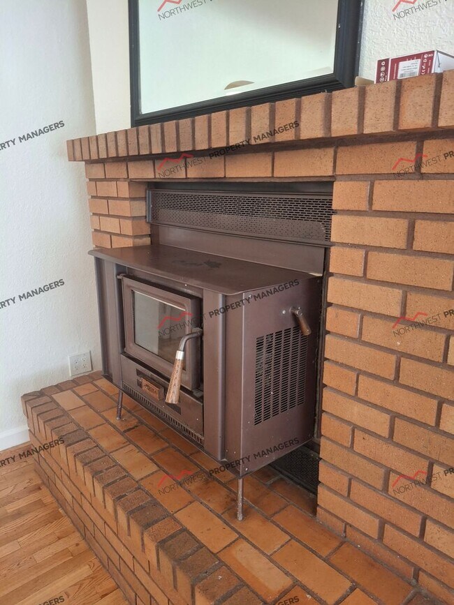 Foto del edificio - STATUS: AVAILABLE  | R286 | $1495