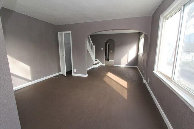 Building Photo - 3245 Winthrop Ave