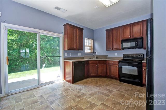 Building Photo - 3010 Summerfield Ridge Ln