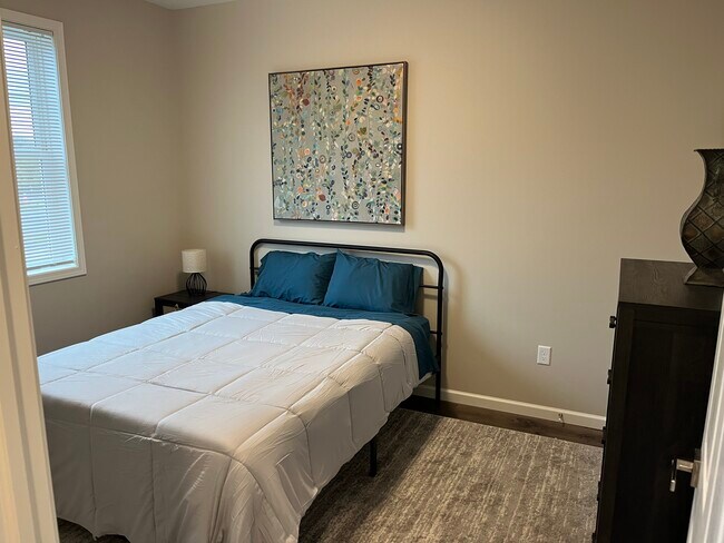 Foto del edificio - 2104 Community Ln