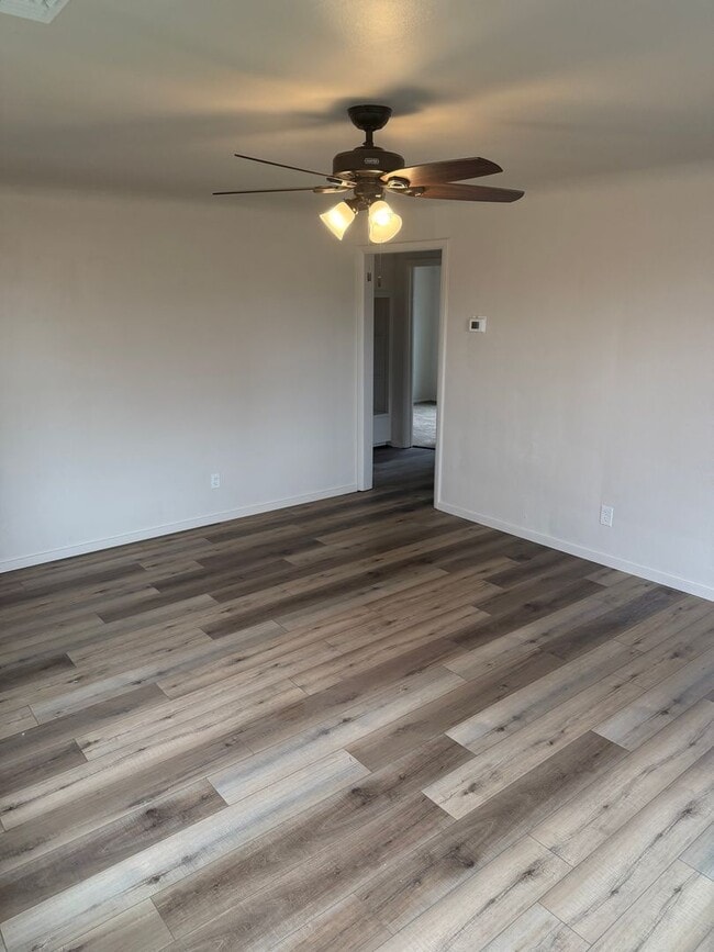 Building Photo - 260 E Sherman St