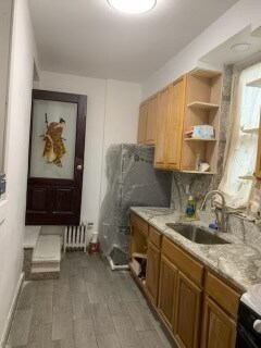 Foto del edificio - 1641 Castleton Ave