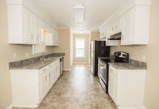 Building Photo - 114 Bowhill Ct