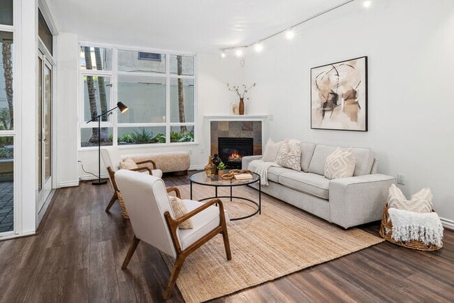 Building Photo - 850 Beech St