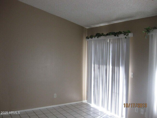 Foto del edificio - 1101 E Bluefield Ave