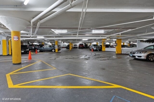 Foto del edificio - 3930 N Pine Grove Ave