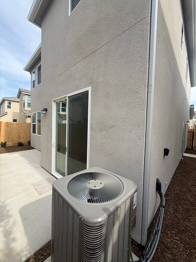 Foto del edificio - 1519 Redbrick Ln