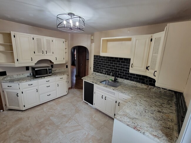 Building Photo - 4317 Duneden Ave