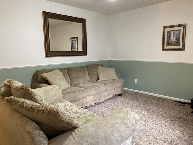Living Room - 840 Center Ave