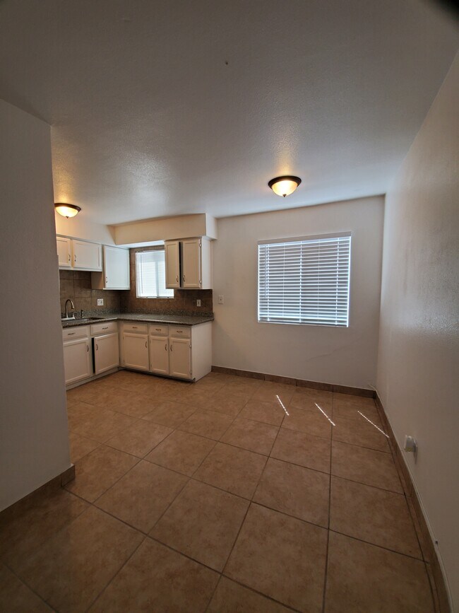 Building Photo - 4366 Vegas Valley Dr