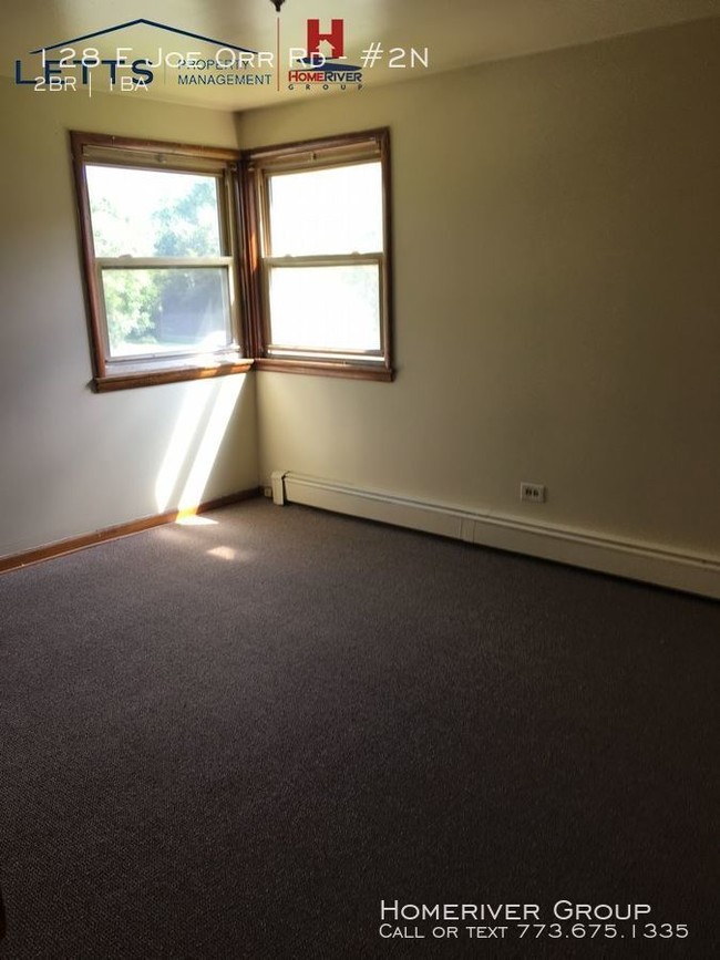 Building Photo - Beautiful 2 Bedroom Apartment- HEAT INCLUDED!