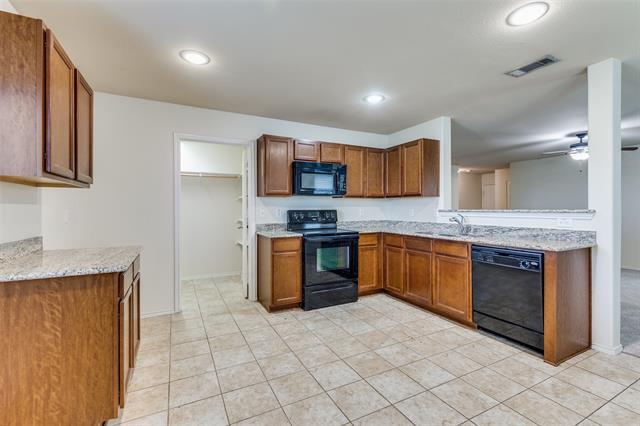 Foto del edificio - 16333 Severn Ln