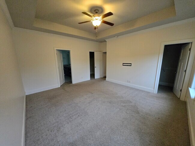 Building Photo - 10846 Prairie Lake Dr