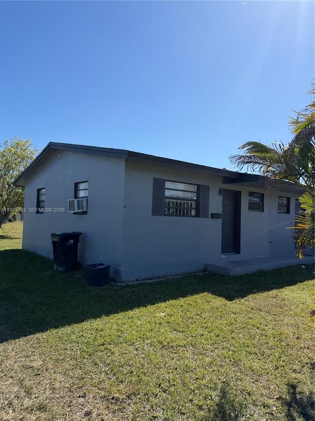 Foto del edificio - 14425-1442 Booker T Washington Blvd