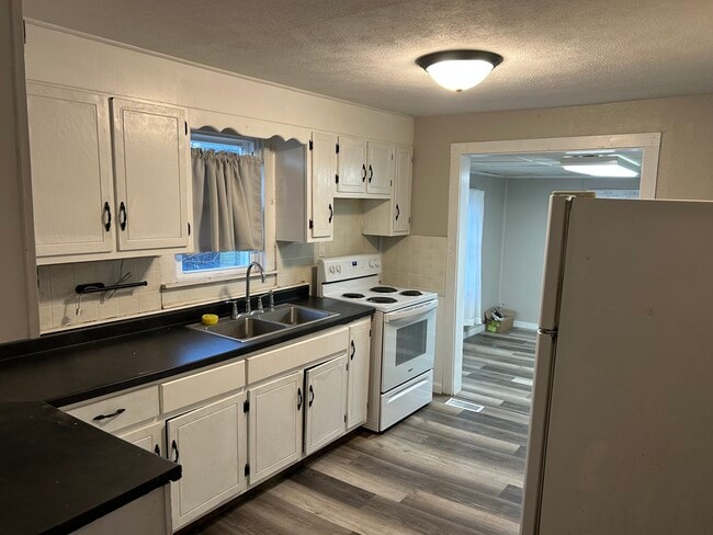 Foto del edificio - 821 E Woodlawn St