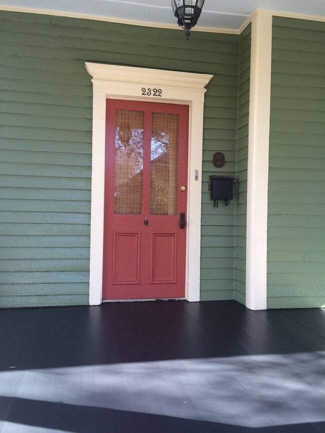 Building Photo - Wonderful home in downtown Columbia!