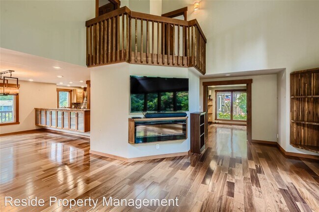 Foto del edificio - 3 br, 3.5 bath House - 13230 NE 24th St.