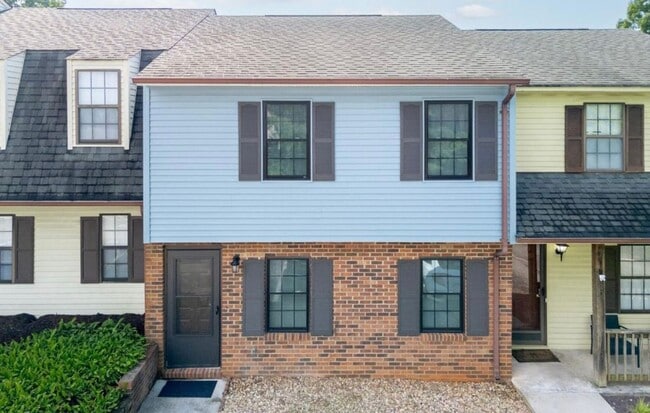 3 Bedroom || 2.5 Bathroom - Townhome - 3 Bedroom || 2.5 Bathroom - Townhome