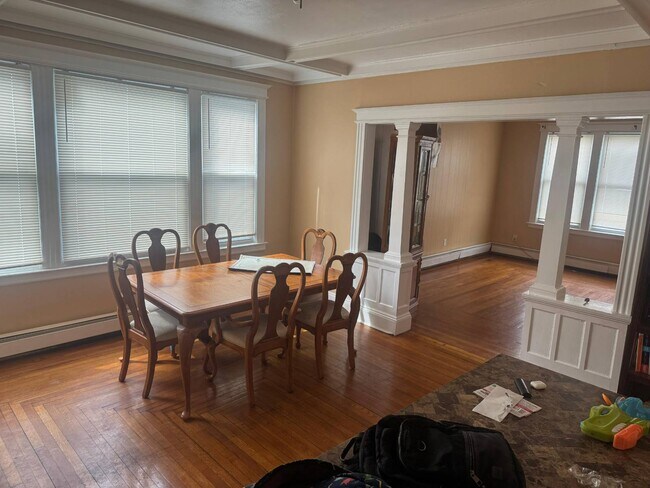 Comedor - 19 Westland St