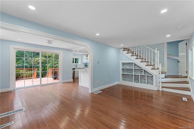 Building Photo - 58 Whippoorwill Rd E