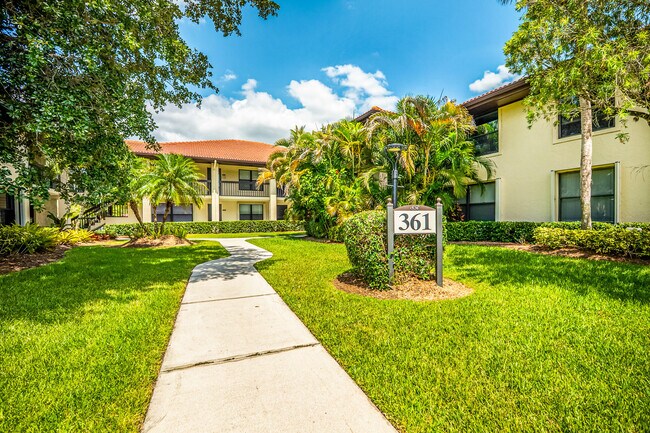 Building Photo - 361 SW South River Dr