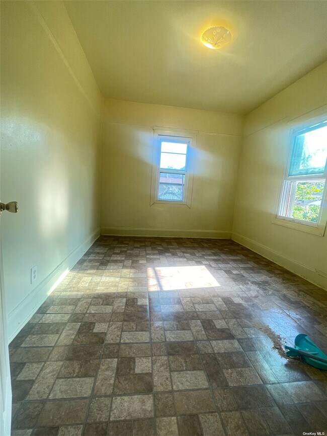 Foto del edificio - 153-22 119th Ave